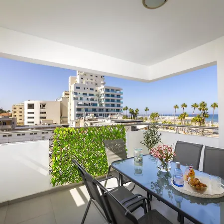 דירה Airbnsea Centre Side Sea View לרנקה