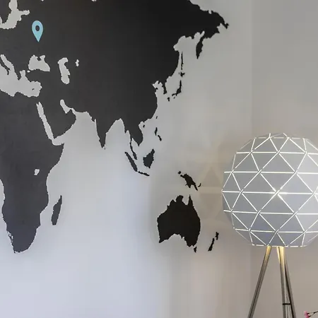 Airbnsea Centre Side Sea View לרנקה