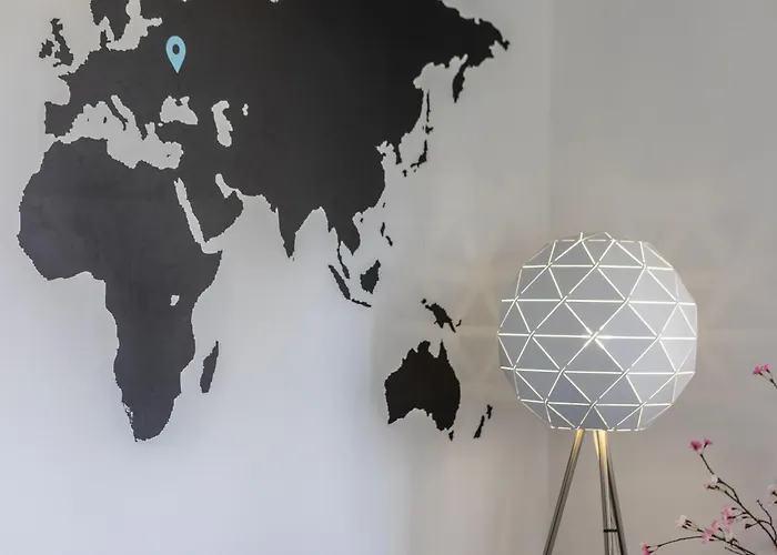 Airbnsea Centre Side Sea View 拉纳卡