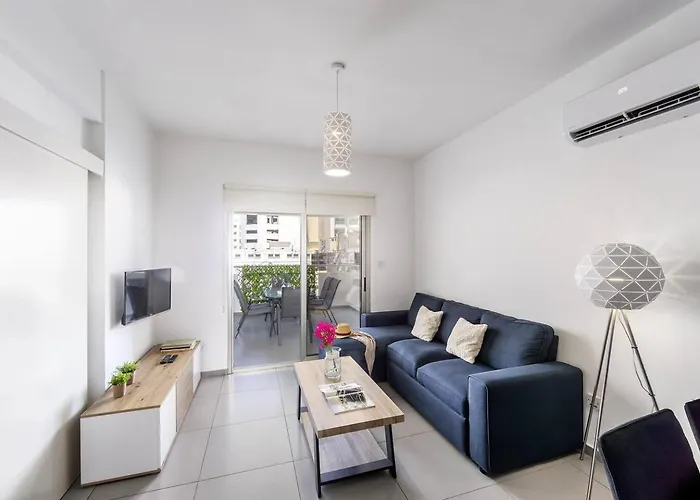 Airbnsea Centre Side Sea View Apartment *
