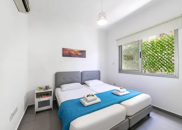 Airbnsea Centre Side Sea View 公寓 拉纳卡