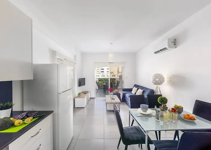 Apartment Airbnsea Centre Side Sea View Larnaca