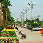 아파트 Airbnsea Centre Side Sea View 라르나카