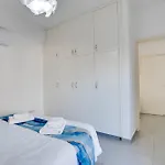 Airbnsea Centre Side Sea View Lägenhet Larnaca