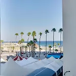 Airbnsea Centre Side Sea View 라르나카