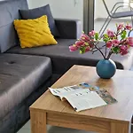 아파트 Airbnsea Centre Side Sea View *