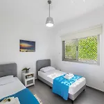 Airbnsea Centre Side Sea View 라르나카