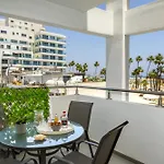 Airbnsea Centre Side Sea View Lägenhet Larnaca