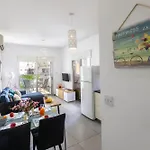 Airbnsea Centre Side Sea View Lägenhet Larnaca
