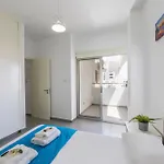 Airbnsea Centre Side Sea View * 라르나카
