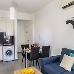 Airbnsea Centre Side Sea View شقة *