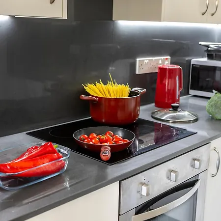 Airbnsea Centre Apts Apartament Larnaca