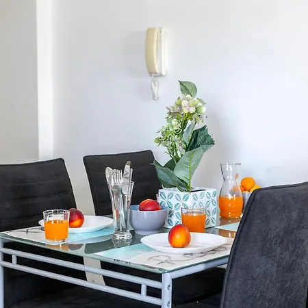 Airbnsea Centre Side Sea View * Larnaca
