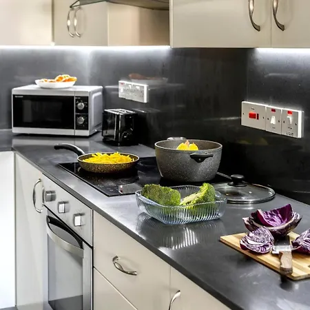 Airbnsea Centre Apts Apartament *