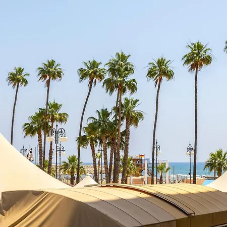 Airbnsea Centre Side Sea View Apartment Larnaca