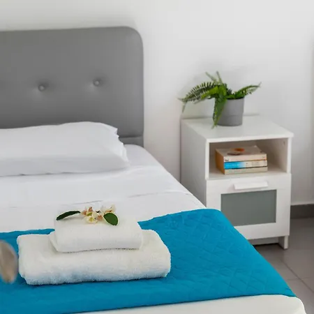 Airbnsea Centre Apts Apartament Larnaca