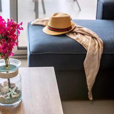 Airbnsea Centre Apts *