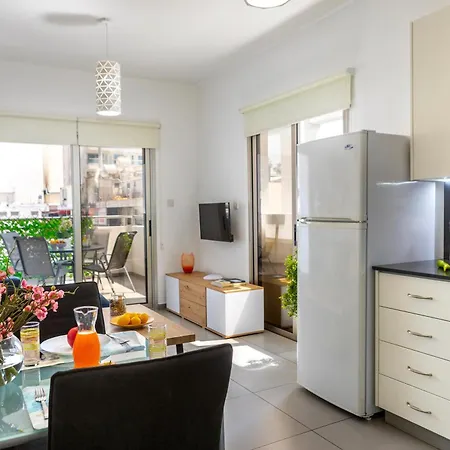 Apartament Airbnsea Centre Apts Larnaca