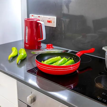 Airbnsea Centre Apts * Larnaca