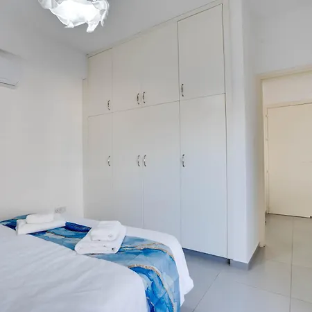 Airbnsea Centre Side Sea View Lejlighed Larnaca