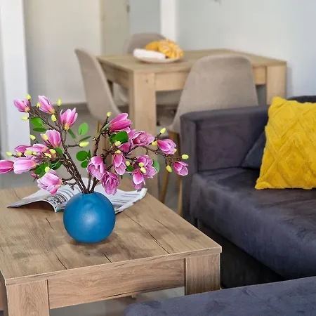 Airbnsea Centre Side Sea View Апартаменты