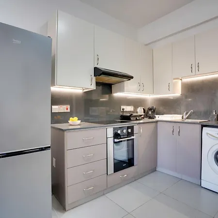 Апартаменты Airbnsea Centre Side Sea View Ларнака