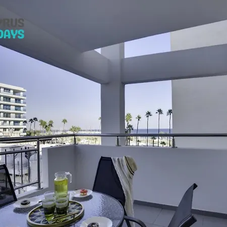 Airbnsea Centre Side Sea View * Ларнака