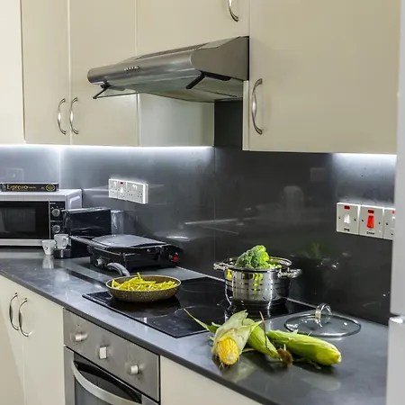 Апартаменты Airbnsea Centre Side Sea View