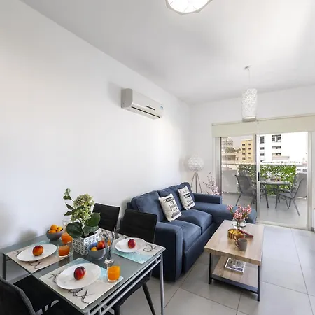 Airbnsea Centre Side Sea View Lejlighed Larnaca