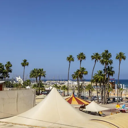 Airbnsea Centre Side Sea View Апартаменты