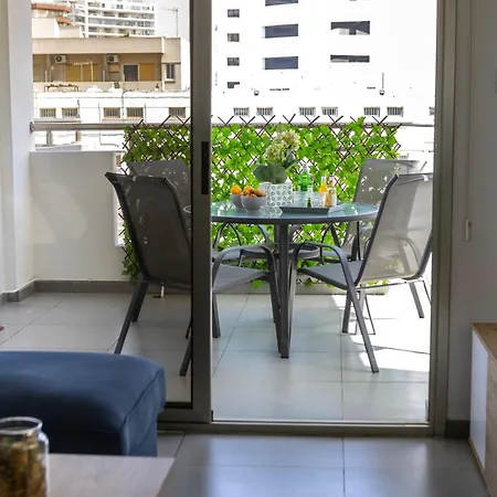 Airbnsea Centre Side Sea View Lárnaca