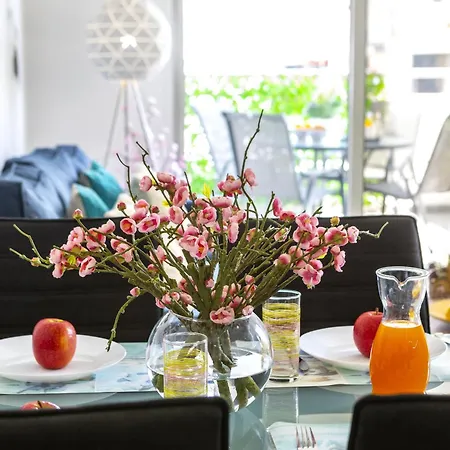 Airbnsea Centre Side Sea View Lejlighed Larnaca