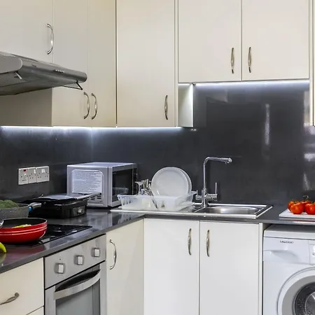 Апартаменты Airbnsea Centre Side Sea View Ларнака