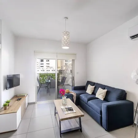 Airbnsea Centre Side Sea View Апартаменты *