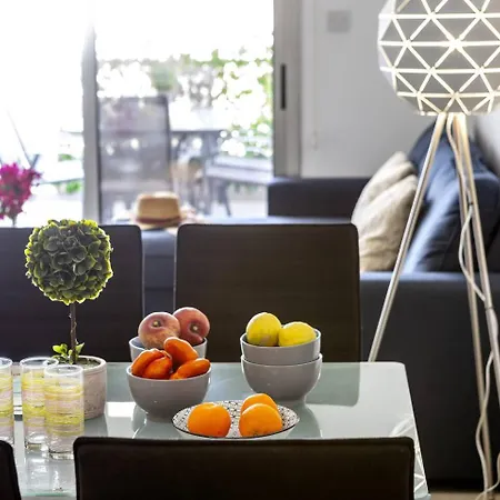 Апартаменты Airbnsea Centre Side Sea View