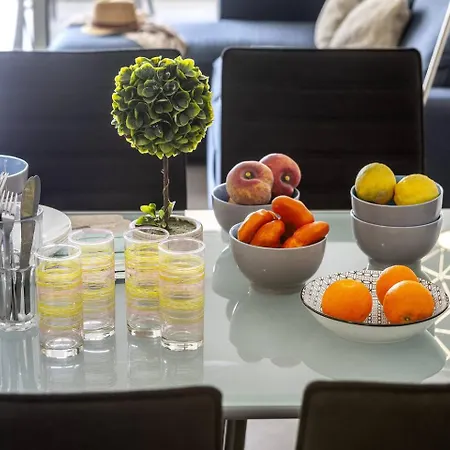 Апартаменты Airbnsea Centre Side Sea View Ларнака