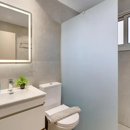 Airbnsea Centre Side Sea View Lejlighed Larnaca