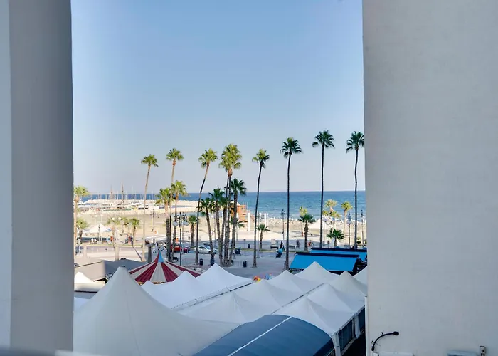 Airbnsea Centre Side Sea View Lárnaca