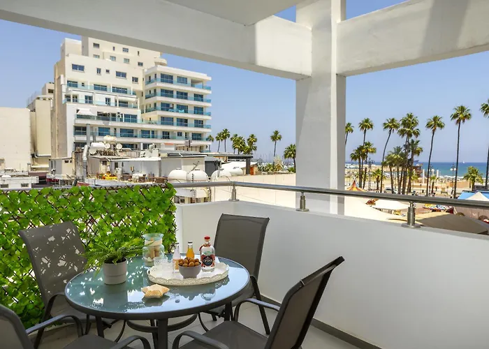 Airbnsea Centre Side Sea View Apartament Larnaca