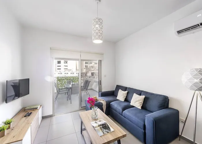 Airbnsea Centre Side Sea View Apartamento Lárnaca