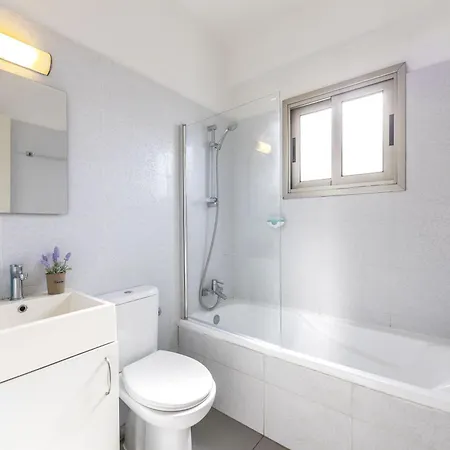 Airbnsea Centre Side Sea View Apartmán *
