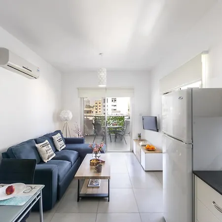 Apartmán Airbnsea Centre Side Sea View Larnaca