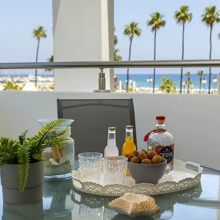 Airbnsea Centre Side Sea View * Larnaca